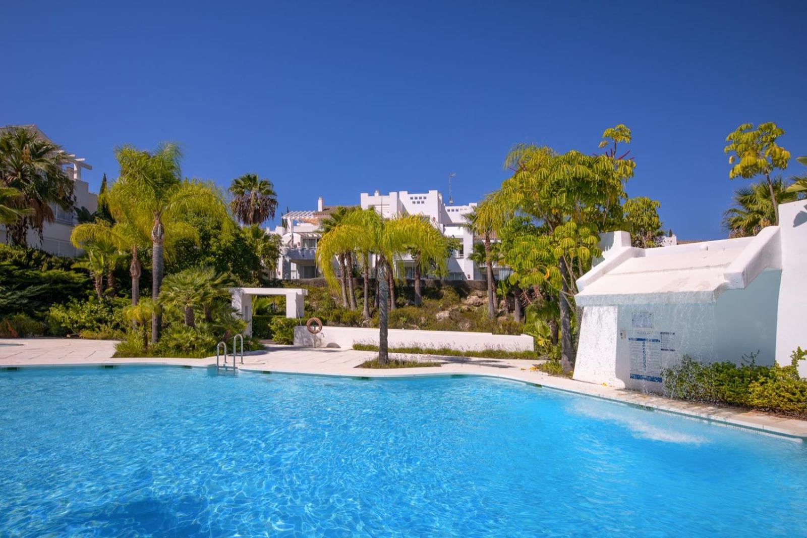 Alcazaba Lagoon Estepona Golf Apartman Kültér fotó